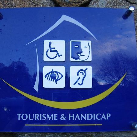 La Ferme Des Genets Bed & Breakfast Medeyrolles Екстериор снимка