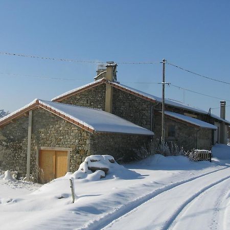 La Ferme Des Genets Bed & Breakfast Medeyrolles Екстериор снимка