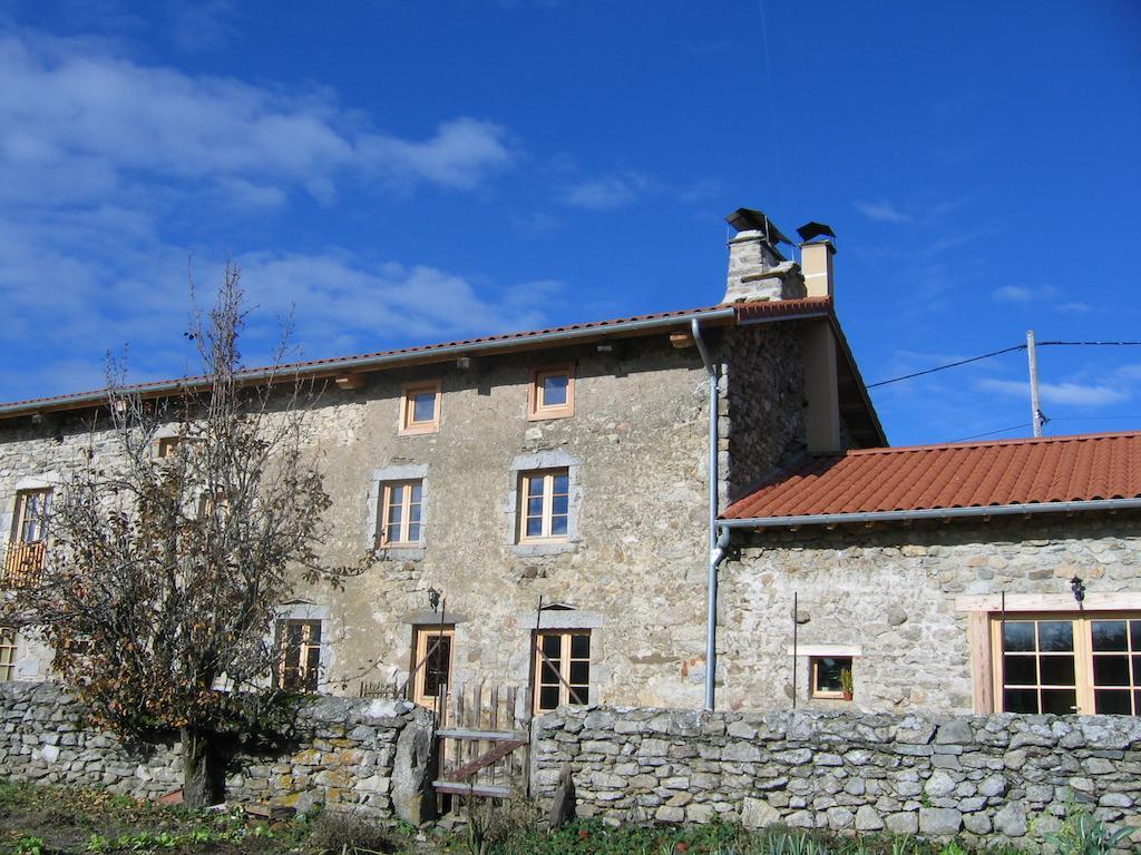 La Ferme Des Genets Bed & Breakfast Medeyrolles Екстериор снимка