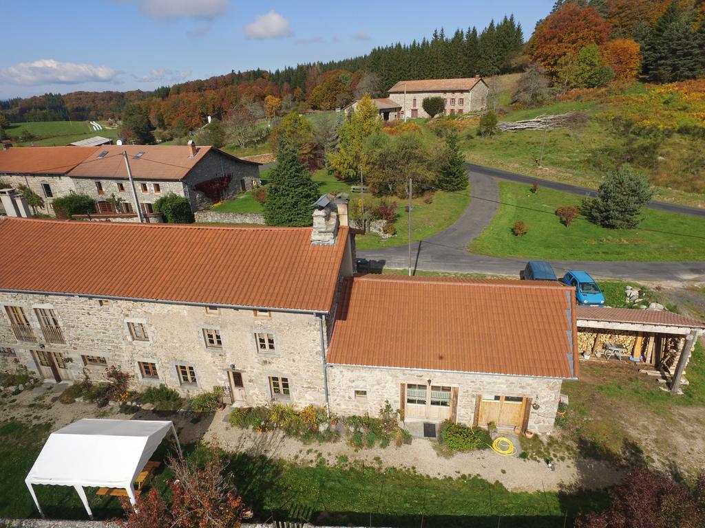 La Ferme Des Genets Bed & Breakfast Medeyrolles Екстериор снимка
