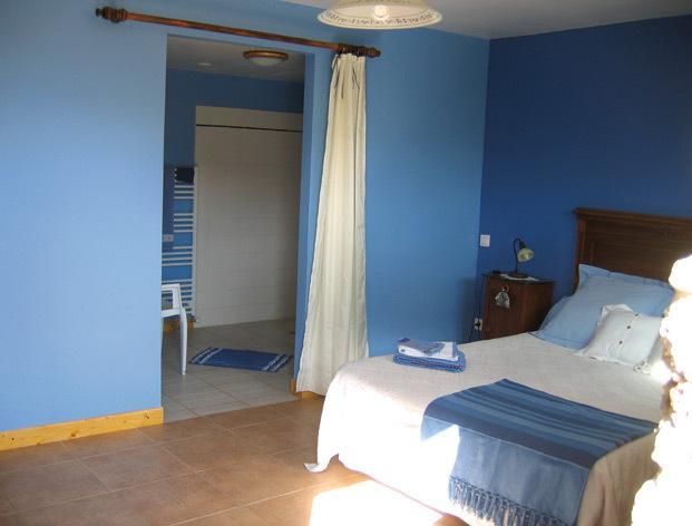 La Ferme Des Genets Bed & Breakfast Medeyrolles Екстериор снимка